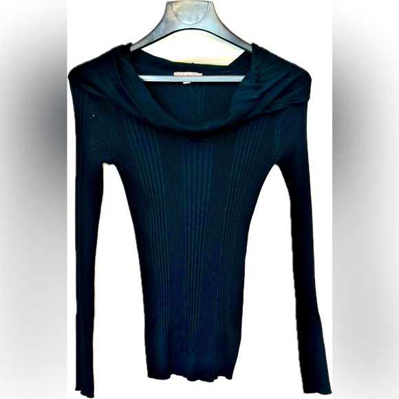 Pink Republic Large Black Off shoulder Sweater - Picture 2 of 3